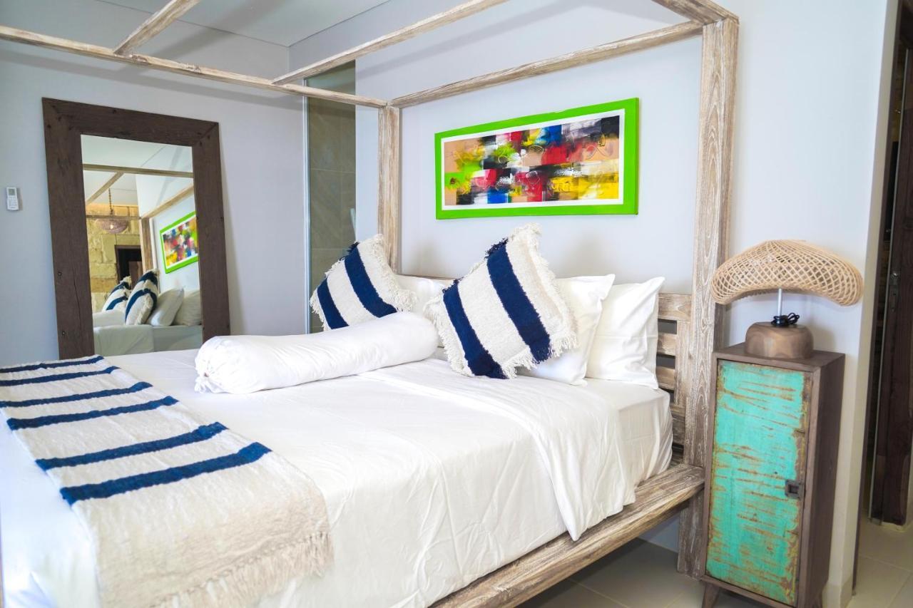 Theodor Hotel Лабуан Баджо Екстериор снимка